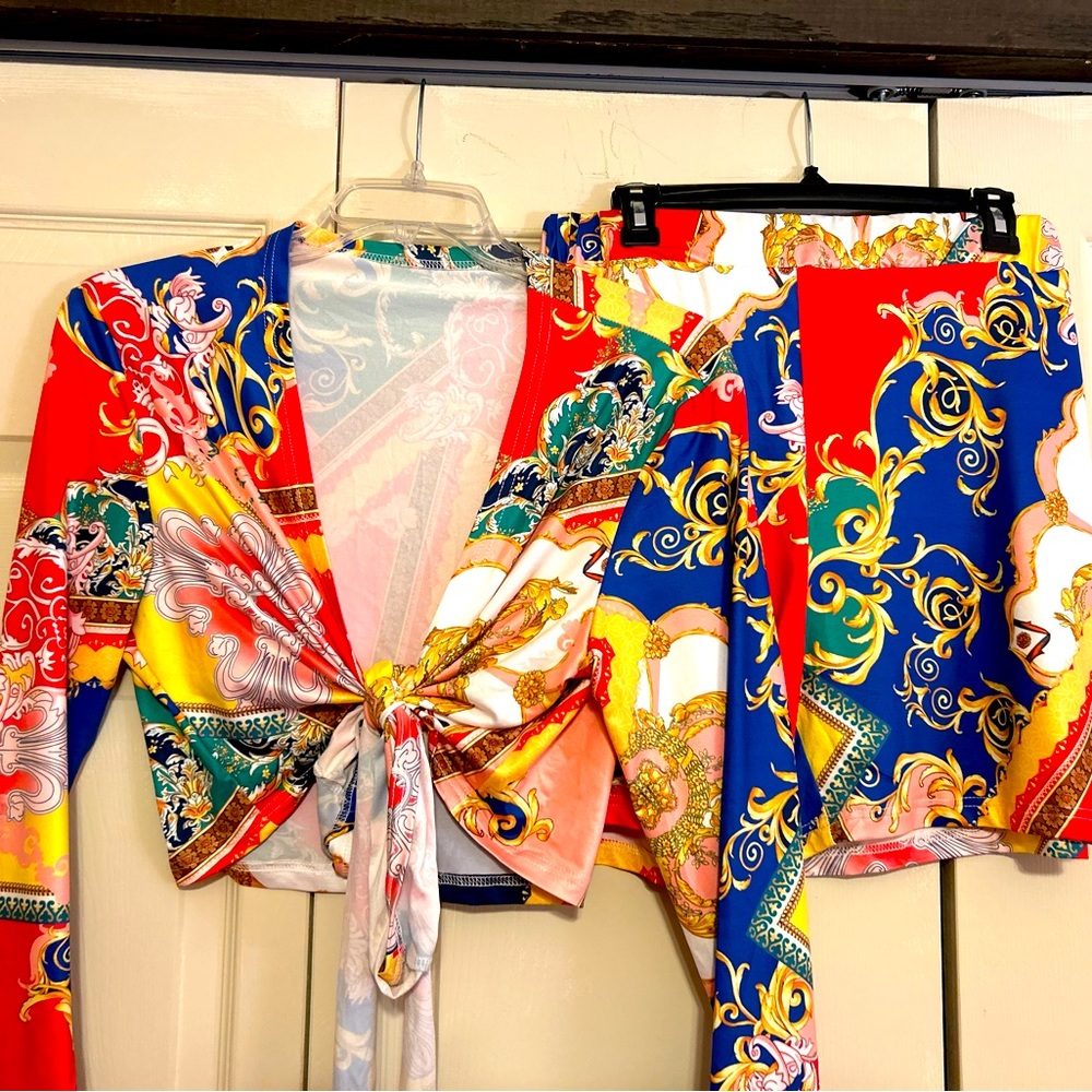 Multi-Color Two Piece Short Set Size 1x. - image 1